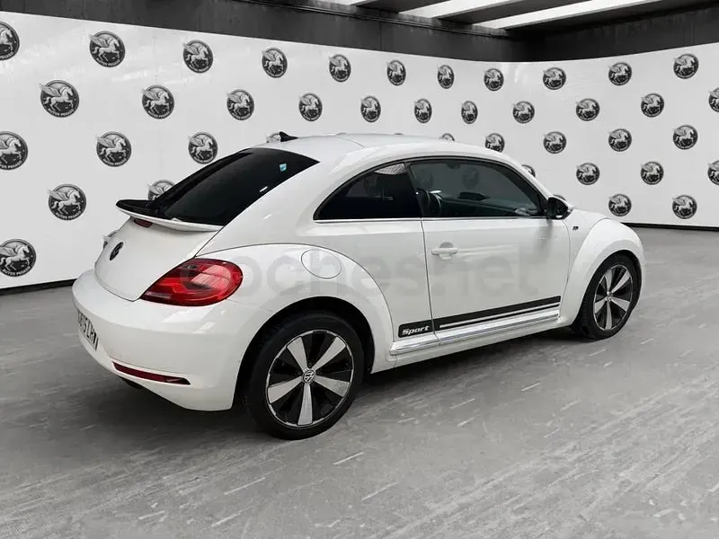 Usado VW Beetle R-line 140 CV (102 kW) 2013 Blanco Utilitario