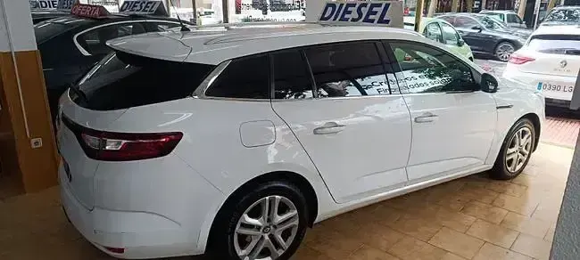Usado Renault Mégane Business 115 CV (84 kW) 2019 Blanco Familiar