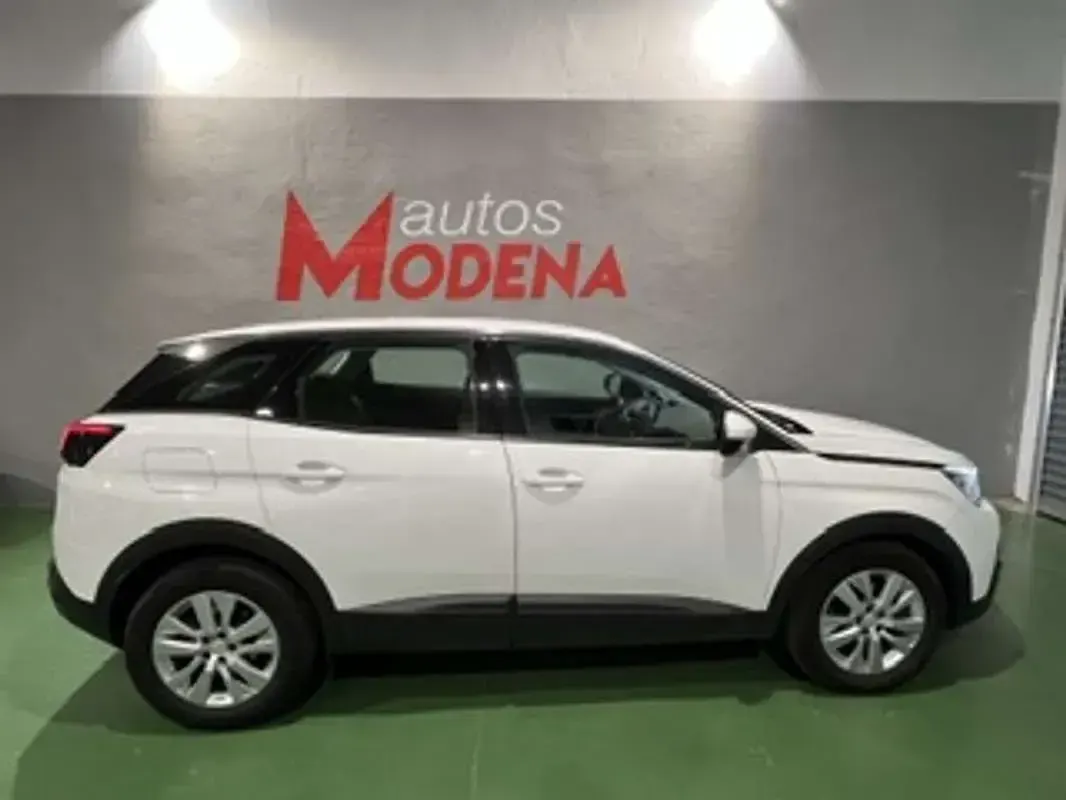 Usado Peugeot 3008 Active 131 CV (96 kW) 2019 Blanco SUV