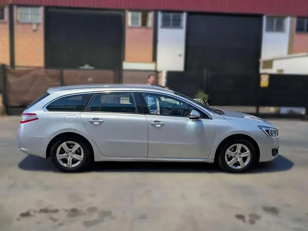 Usado Peugeot 508 SW Active 120 CV (88 kW) 2018 Gris Familiar
