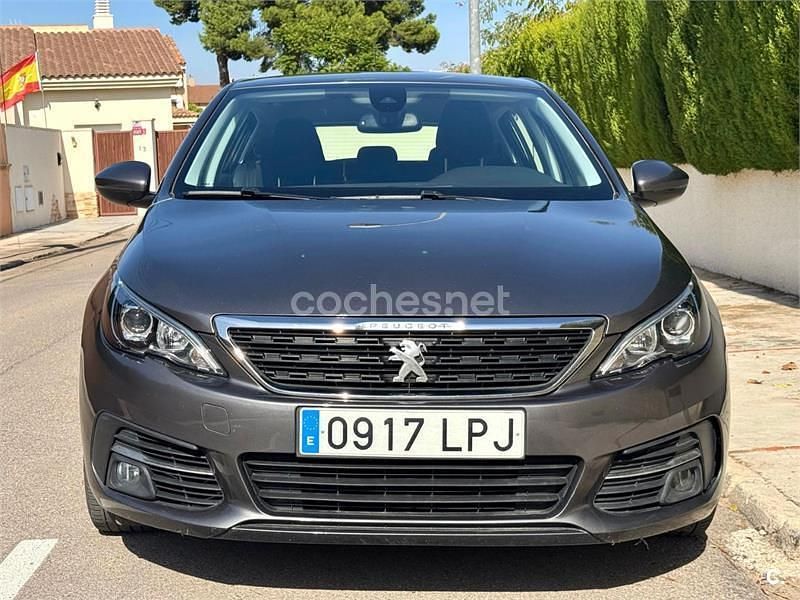 Gris / plata Usado 2021 Peugeot 308 Active Berlina | 7900 € (Buen precio) - Imagen 1/4