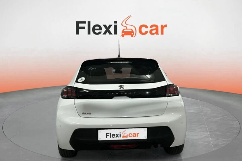 Usado Peugeot 208 Allure 101 CV (74 kW) 2022 Blanco Utilitario