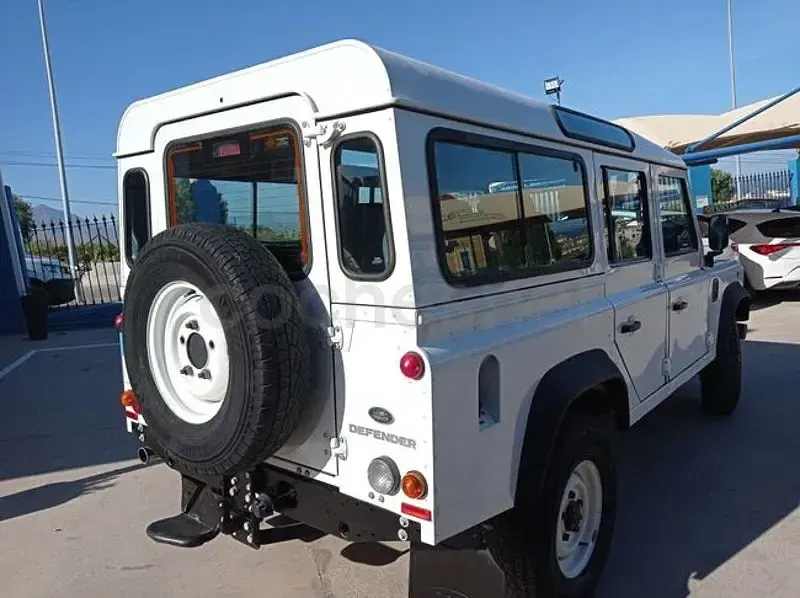 Usado Land Rover Defender 122 CV (89 kW) 2016 Blanco Familiar