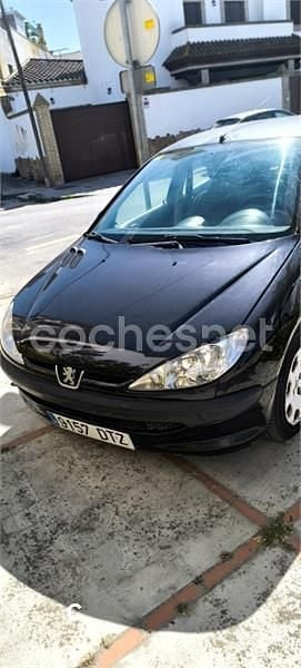 Usado Peugeot 206 90 CV (66 kW) 2005 Negro Berlina