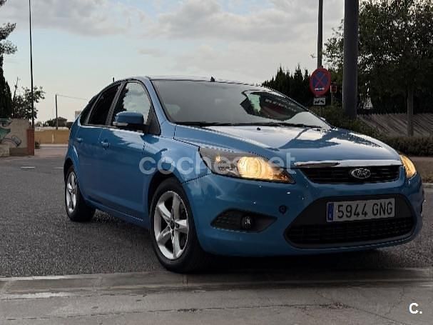 Azul Usado 2009 Ford Focus Trend Berlina | 5900 € (Un poco caro) - Imagen 1/4