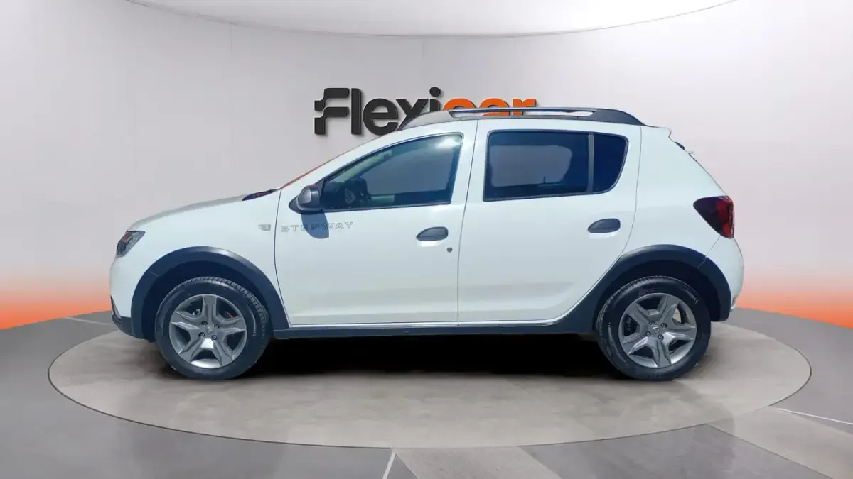 Usado Dacia Sandero 90 CV (66 kW) 2017 Blanco SUV
