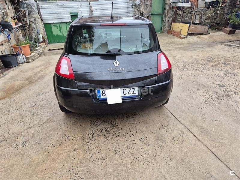 Negro Usado 2004 Renault Mégane II Authentique Berlina | 2200 € (Precio justo) - Imagen 1/4
