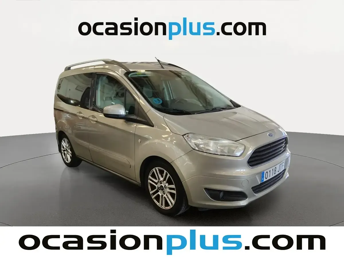 Usado Ford Tourneo Courier Titanium 95 CV (69 kW) 2016 Gris Monovolumen