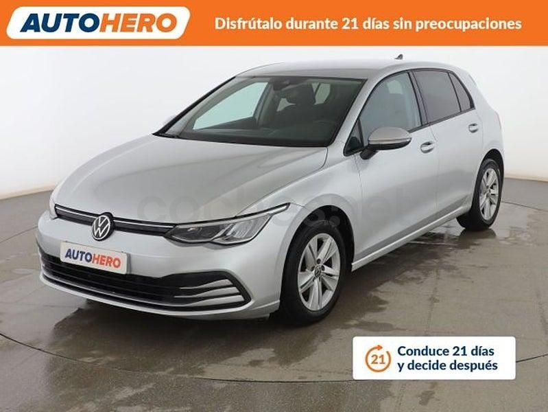 Usado VW Golf VIII Life 110 CV (80 kW) 2021 Gris / plata Berlina