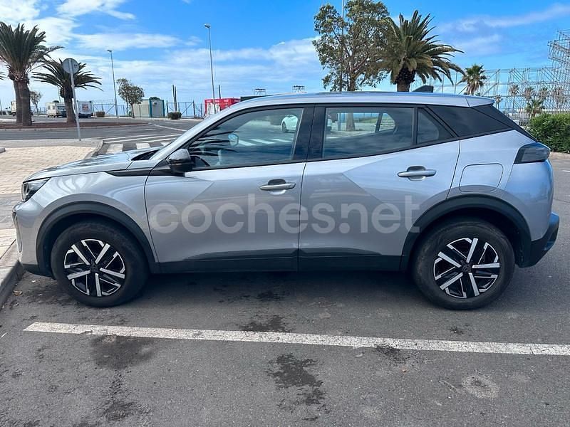 Usado Peugeot 2008 Active 100 CV (73 kW) 2023 Gris / plata SUV