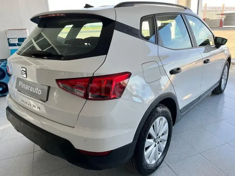 Usado Seat Arona Reference 95 CV (69 kW) 2020 Blanco SUV