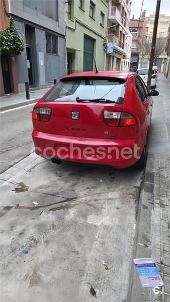 Usado Seat Leon Sport 150 CV (110 kW) 2003 Rojo Utilitario