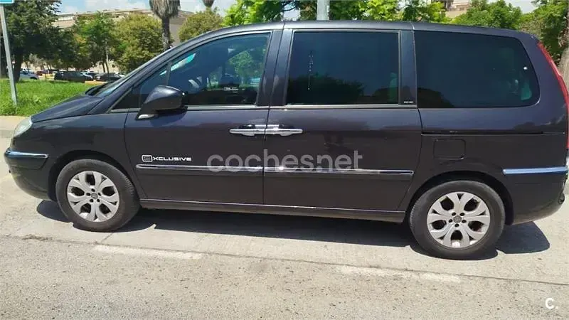 Usado Citroën C8 Exclusive 173 CV (127 kW) 2010 Gris / plata Monovolumen