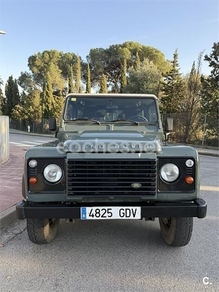 Usado Land Rover Defender S 122 CV (89 kW) 2008 Verde Familiar