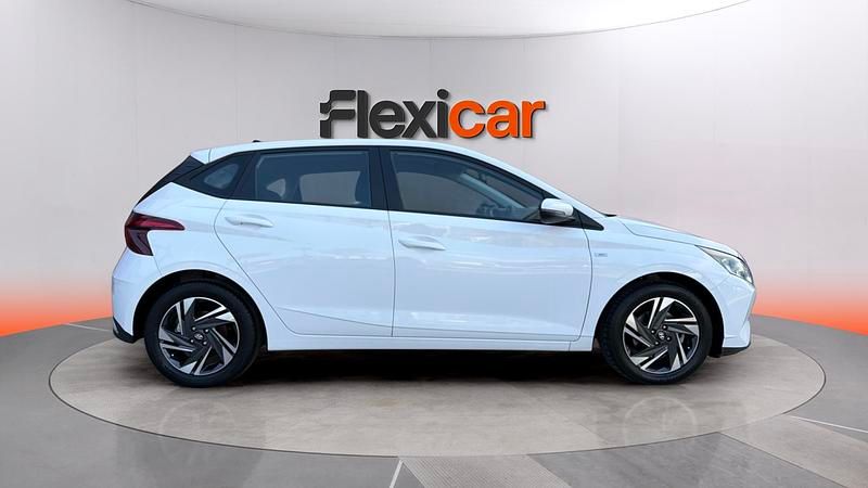 Usado Hyundai i20 101 CV (74 kW) 2022 Blanco Utilitario