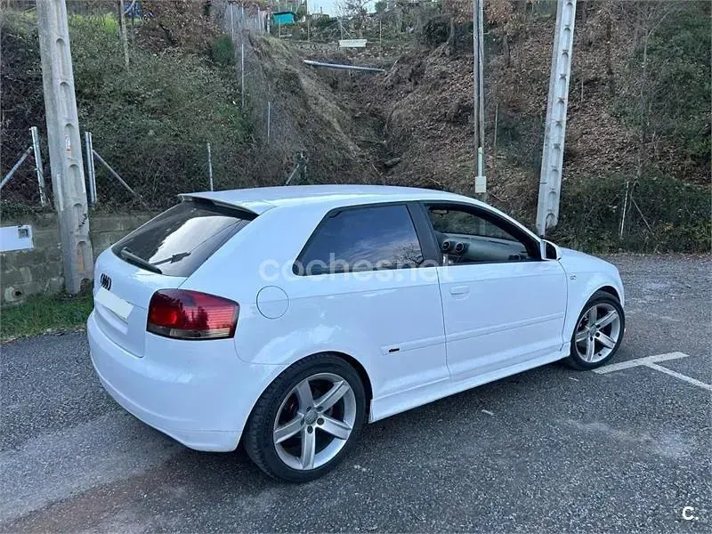 Usado Audi A3 Attraction 140 CV (102 kW) 2006 Blanco Utilitario
