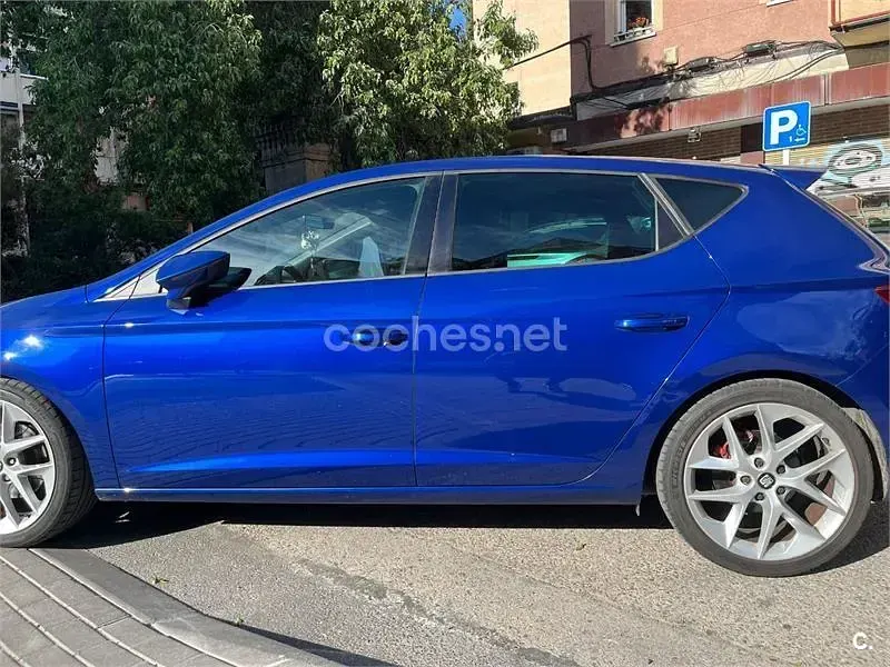 Käytetty Seat Leon FR 150 HP (110 kW) 2017 Sininen Sedan