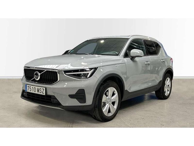 Begagnad Volvo XC40 Core 129 HK (94 kW) 2024 Grå SUV