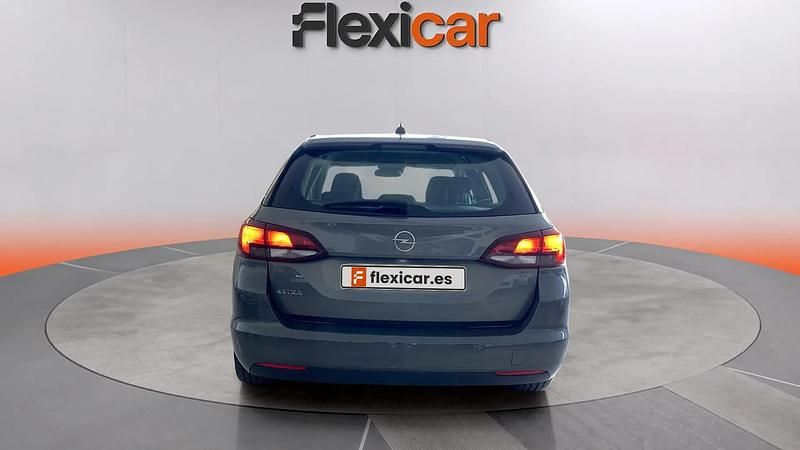 Usado Opel Astra 106 CV (77 kW) 2020 Gris Berlina