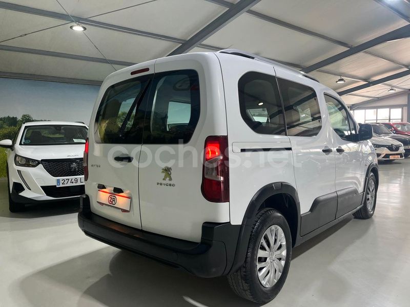Usado Peugeot Rifter Active 100 CV (73 kW) 2019 Blanco Monovolumen