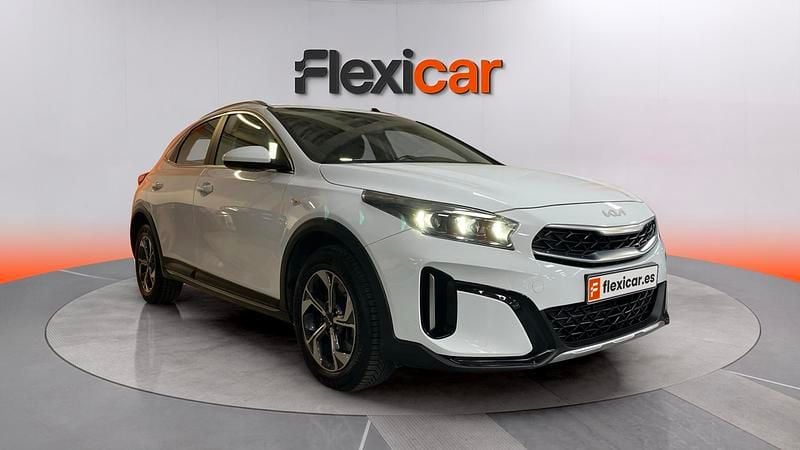 Usado Kia XCeed 101 CV (74 kW) 2024 Blanco SUV