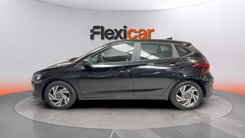 Usado Hyundai i20 84 CV (61 kW) 2024 Negro Utilitario
