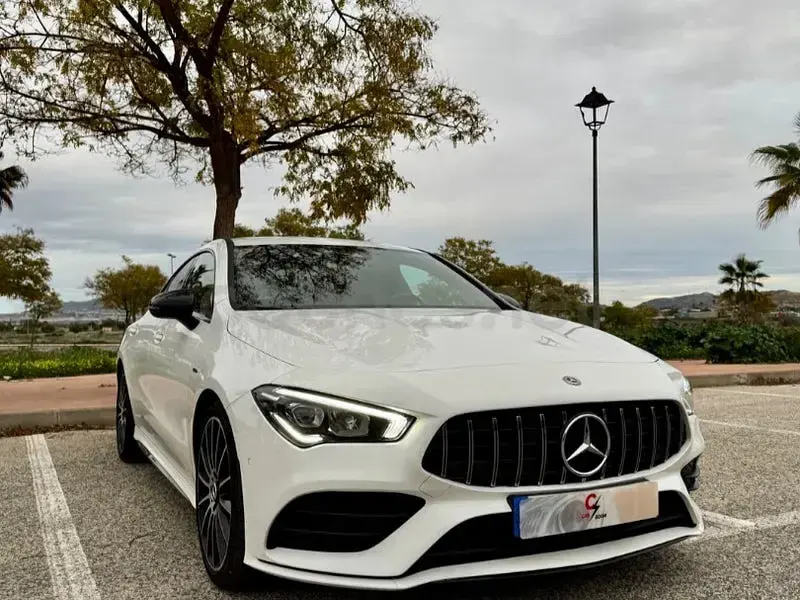 Usado Mercedes CLA180 136 CV (100 kW) 2021 Blanco Coupe