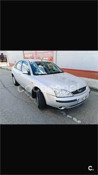Gris / plata Usado 2001 Ford Mondeo Trend Berlina | 2350 € (Precio justo) - Imagen 1/4