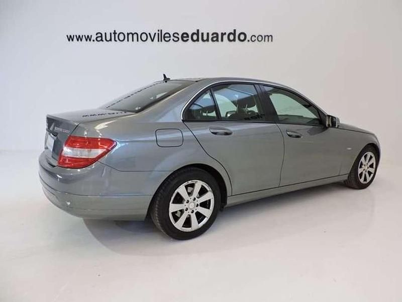 Usado Mercedes C180 156 CV (114 kW) 2010 Gris Berlina