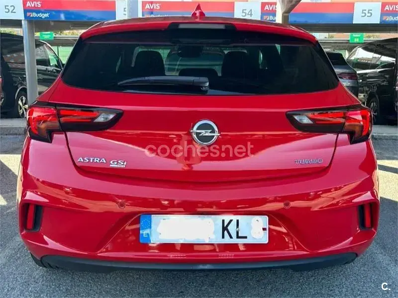 Usado Opel Astra 150 CV (110 kW) 2018 Rojo Berlina