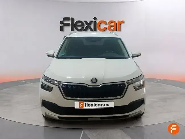 Usado Skoda Kamiq Selection 115 CV (84 kW) 2024 Blanco SUV