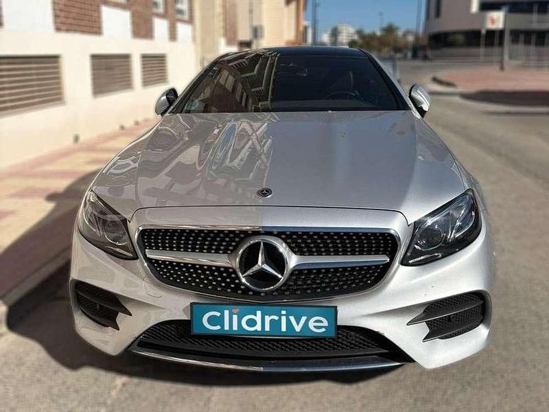 Usado Mercedes E220 194 CV (142 kW) 2018 Gris Coupe