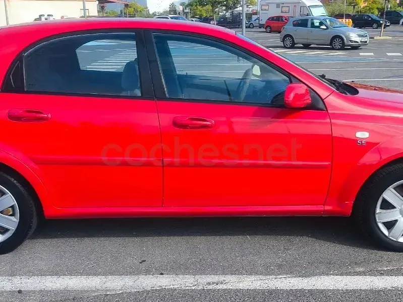 Usado Chevrolet Lacetti SE 95 CV (69 kW) 2009 Rojo Berlina
