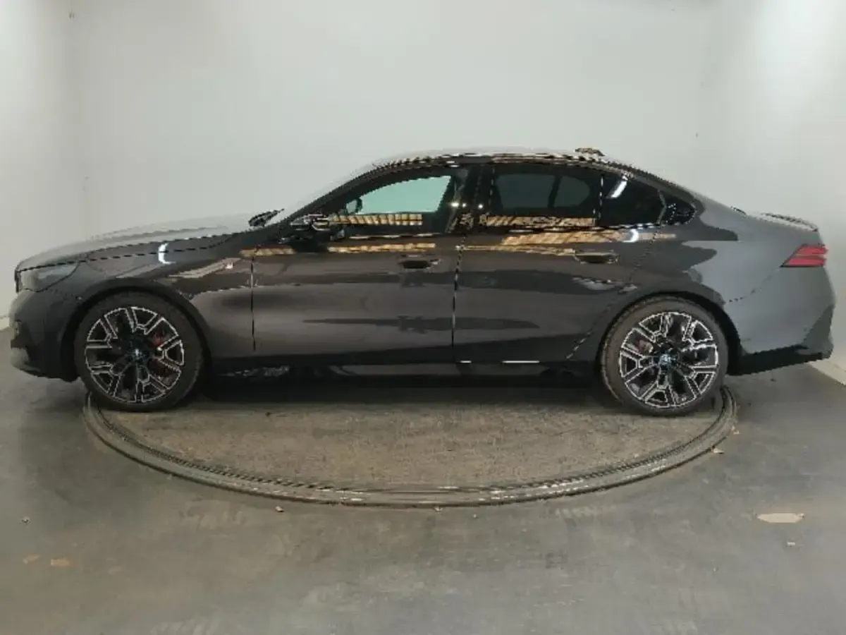 Usado BMW i5 Comfort Edition 442 kW (601 CV) 2023 Gris Berlina