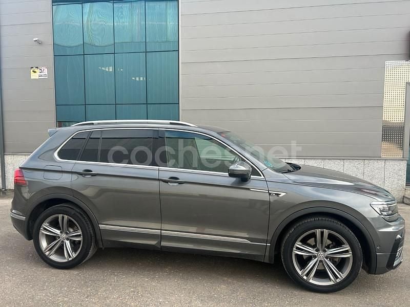 Usado VW Tiguan Sportline 150 CV (110 kW) 2019 Gris / plata SUV