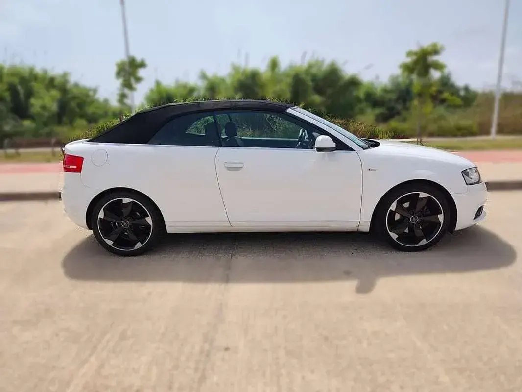 Usado Audi A3 Cabriolet Attraction 160 CV (117 kW) 2013 Blanco Descapotable