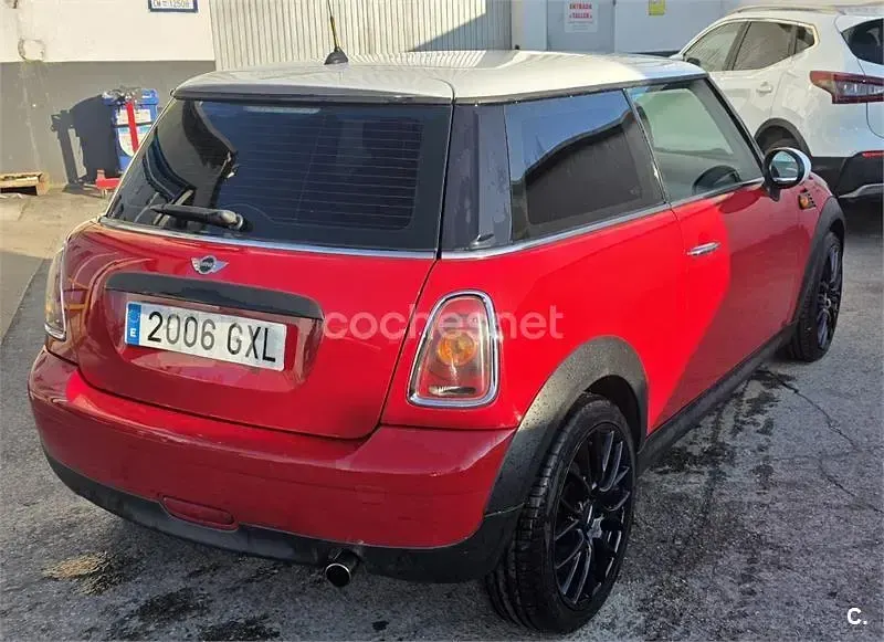 Usado Mini ONE 75 CV (55 kW) 2010 Rojo Utilitario
