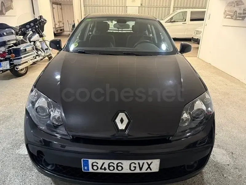 Usado Renault Laguna III GT 150 CV (110 kW) 2010 Negro Berlina
