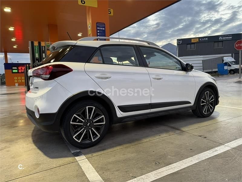 Usado Hyundai i20 Active 100 CV (73 kW) 2019 Blanco Utilitario