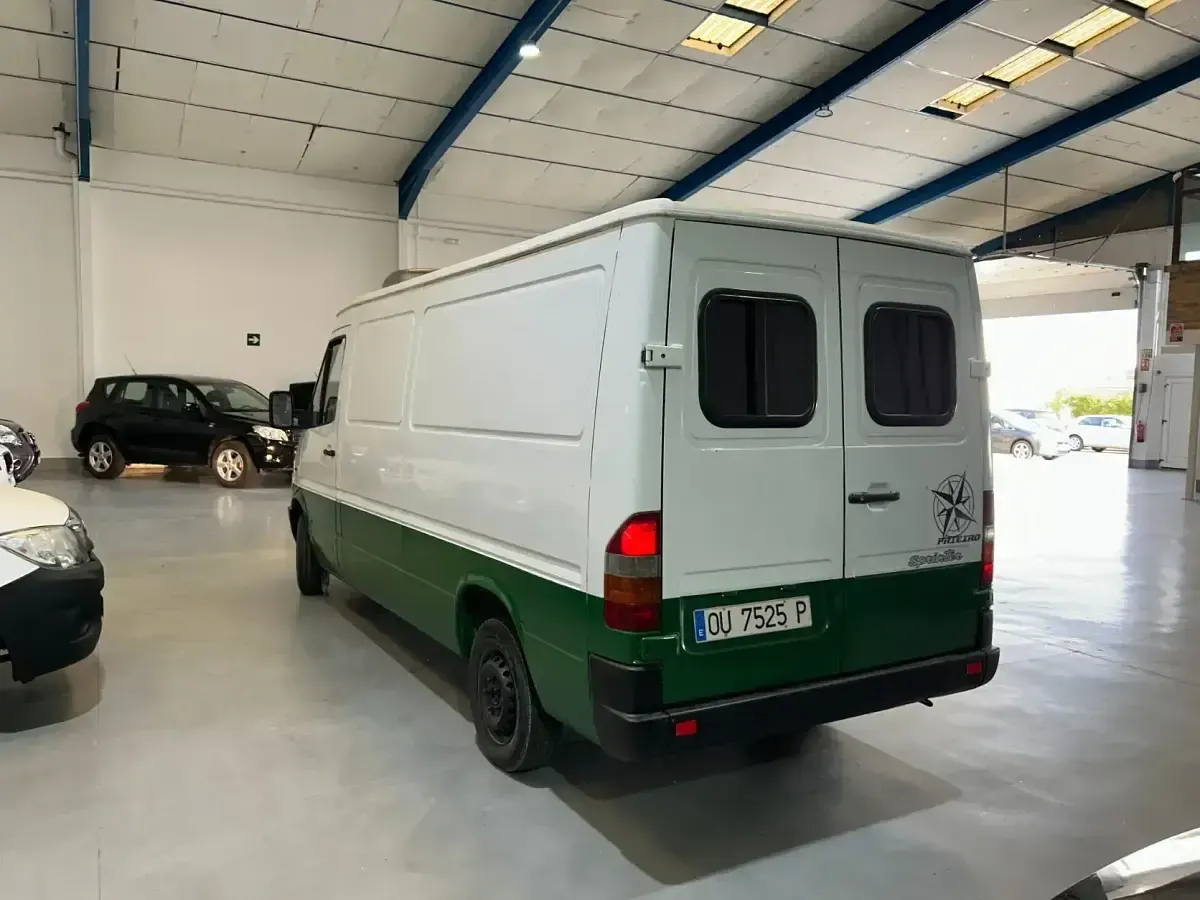 Usado Mercedes Sprinter 79 CV (58 kW) 1995 Blanco Van