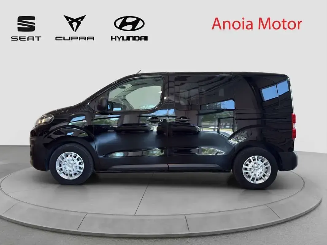 Usado Citroën Jumpy Comfort 120 CV (88 kW) 2022 Negro Monovolumen