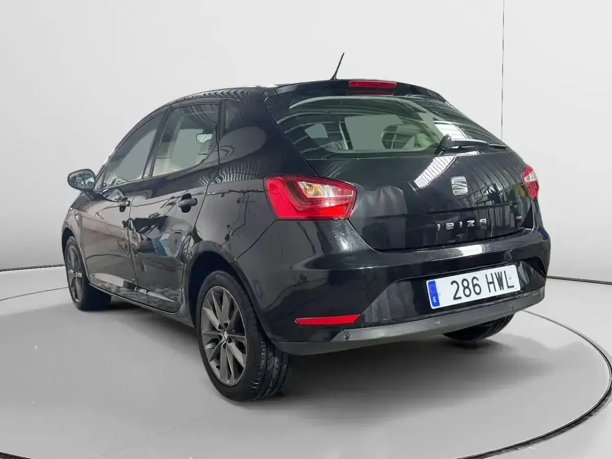 Usado Seat Ibiza Style 90 CV (66 kW) 2014 Negro Berlina