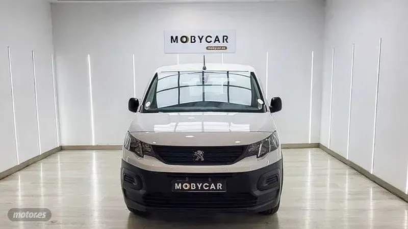 Usado Peugeot e-Rifter Active 100 kW (136 CV) 2023 Blanco Monovolumen
