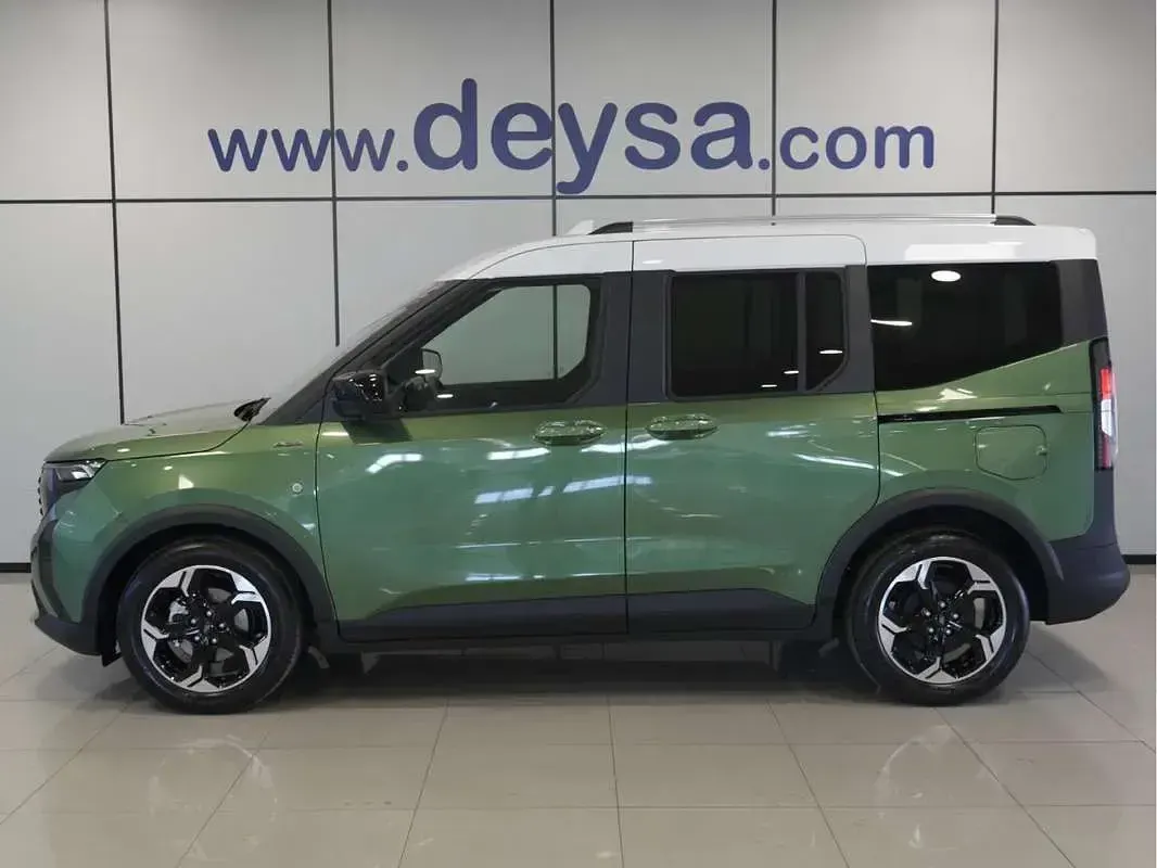 Nuevo Ford Tourneo Courier Active 125 CV (91 kW) 2026 Verde Monovolumen