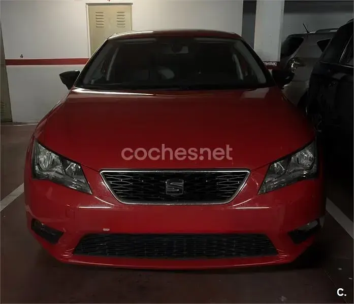 Usado Seat Leon CONNECT 110 CV (80 kW) 2016 Rojo Berlina