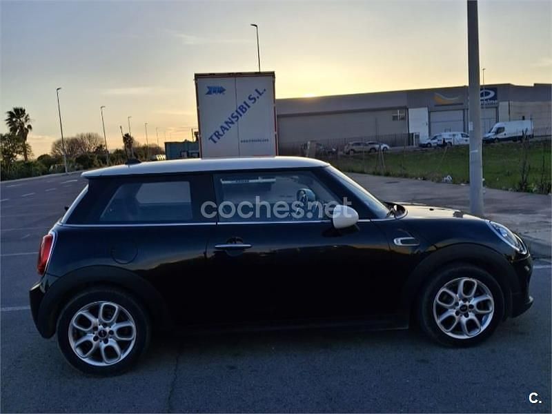Usado Mini Cooper D 116 CV (85 kW) 2019 Negro Utilitario