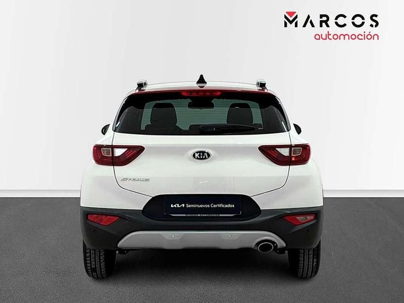 Usado Kia Stonic 84 CV (61 kW) 2021 Blanco SUV