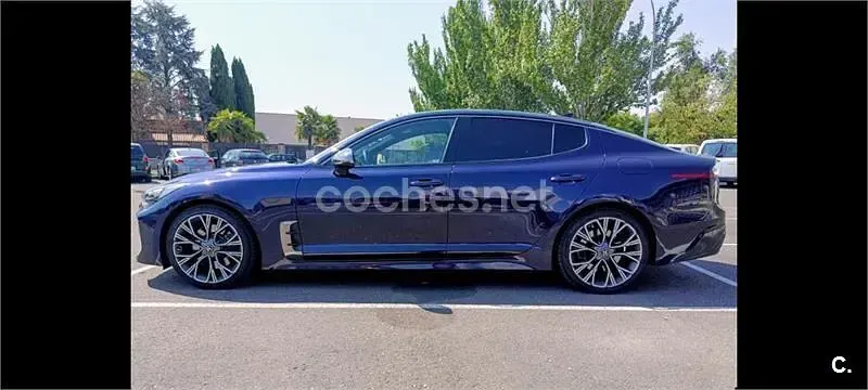 Usado Kia Stinger GT-Line 255 CV (187 kW) 2017 Azul Utilitario