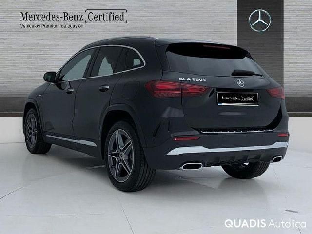 Usado Mercedes GLA250 AMG line 218 CV (160 kW) 2026 Negro cosmos SUV