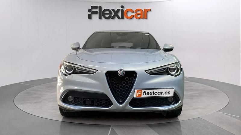 Usado Alfa Romeo Stelvio Sprint 162 CV (119 kW) 2022 Blanco SUV